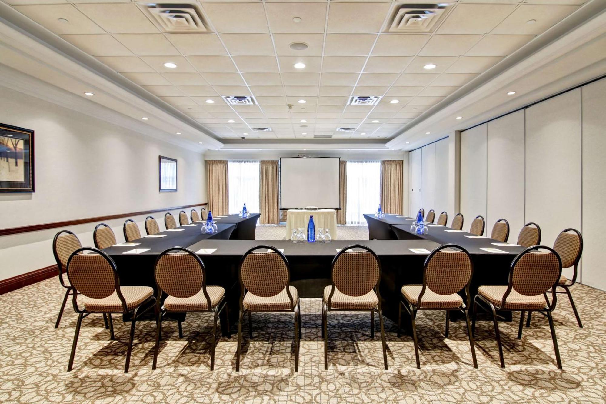 Hilton Garden Inn Toronto/Burlington Exterior foto